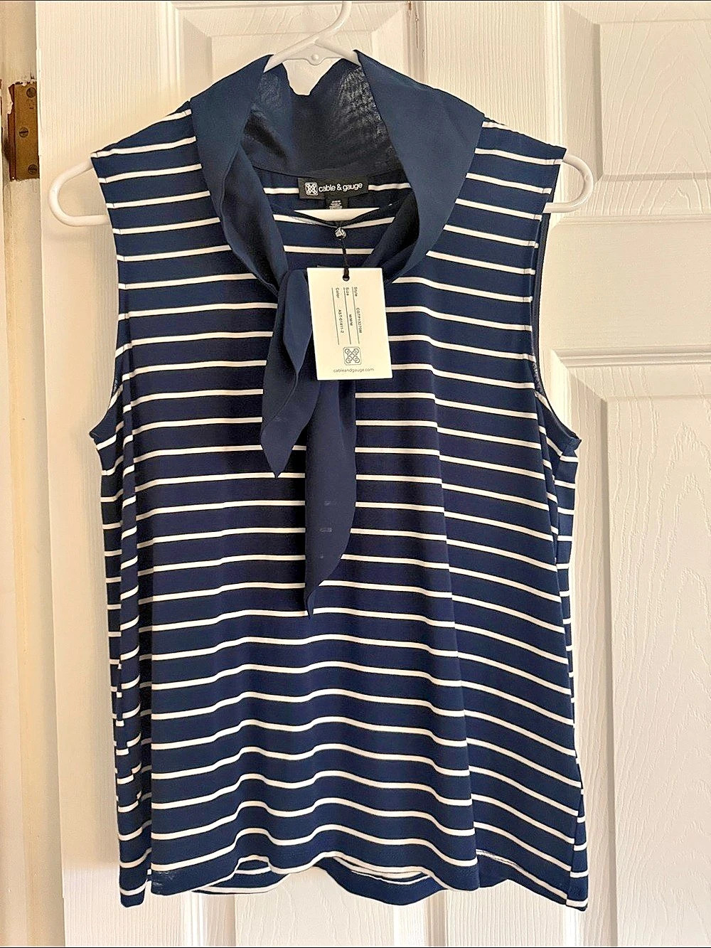 Cable & Gauge CGT135720M Striped Sleeveless Top in Blue & White Size Medium NWT